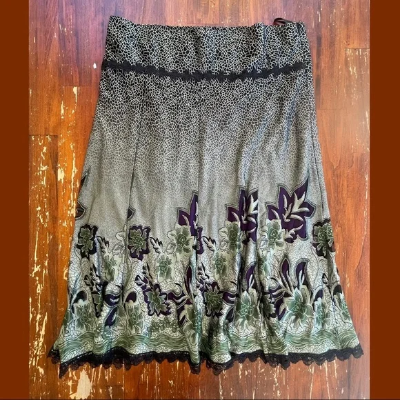 SOLD——ZASHI Floral Lace Long Skirt - Picture 2 of 11